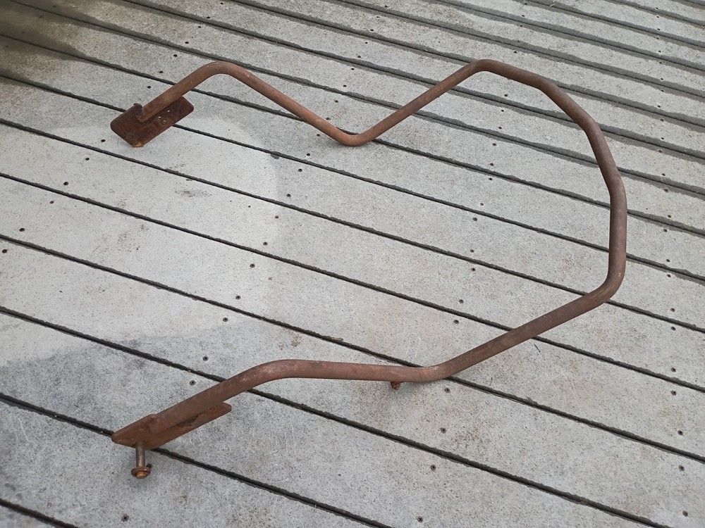 case 60xt, 70xt seat lap bar