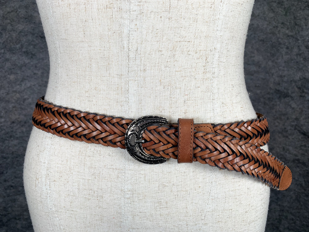 Vintage Womens Braided Belt Leather Brown Medium Solid Silver Tone Buckle Nice