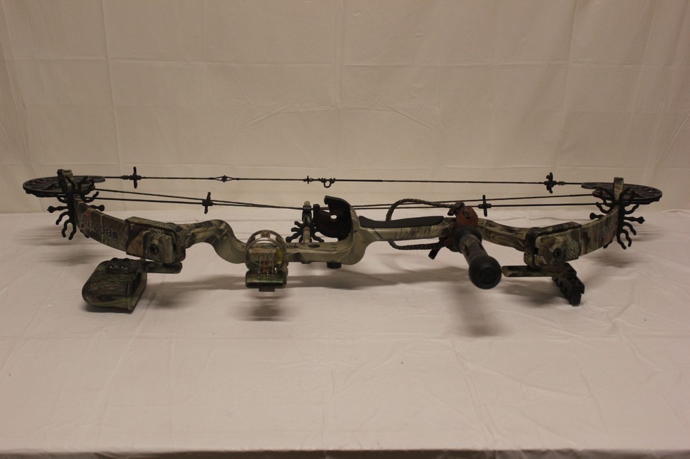 Bowtech Tomkat RH Compound Bow 70 LBS Camo