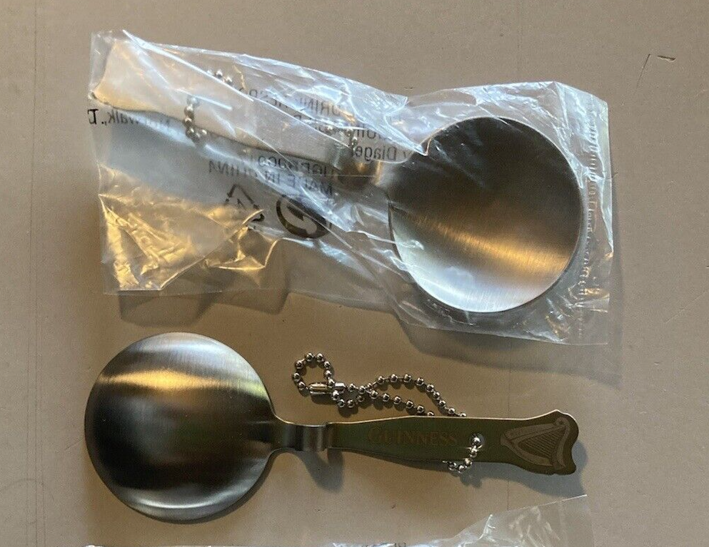 New (1) GUINNESS Beer Black & Tan Bar Pouring Spoon Stout Key Chain Harp