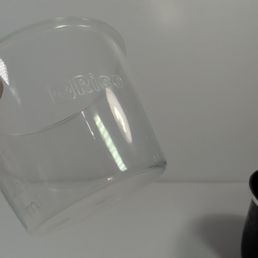 Rice Robot 4 Cup Space Saving Rice Cooker with Ceramic Nonstick Inner Pot White