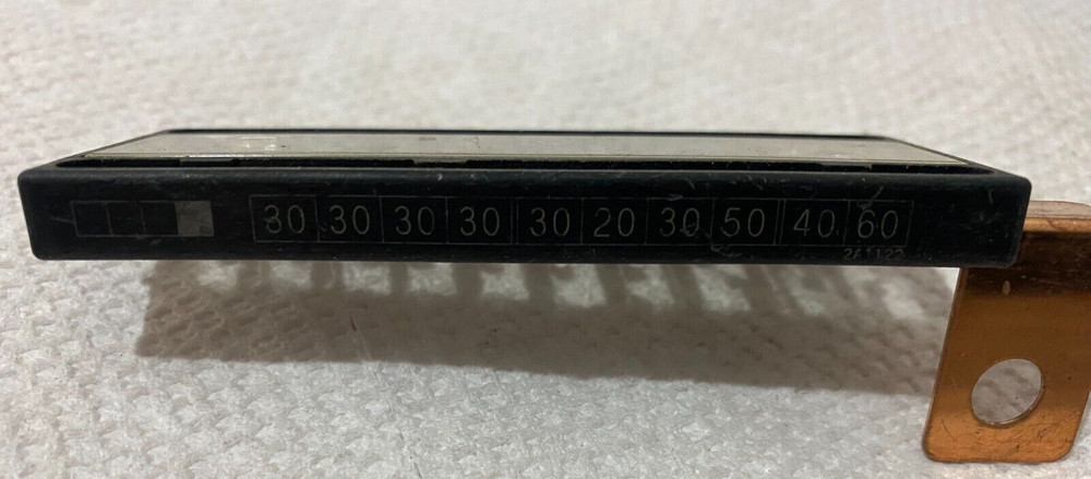 2A1122 Fuse strip