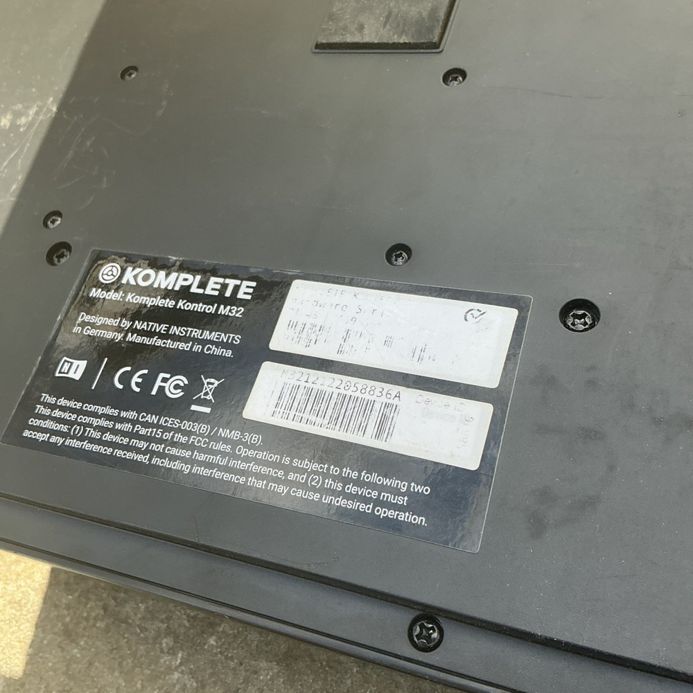 Native Instruments M32 Komplete Kontrol Keyboard Controller (26154)