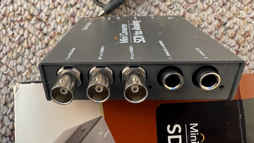 Blackmagic Design Mini Converter - SDI to Analog