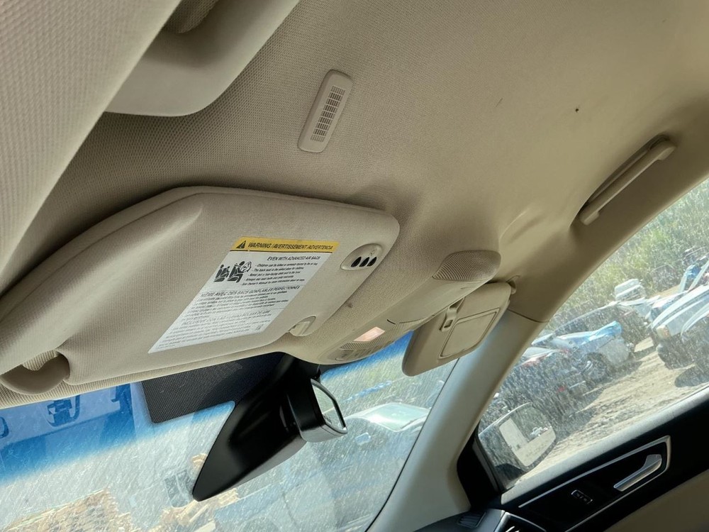 EDGE 2019 Glove Box 5026112