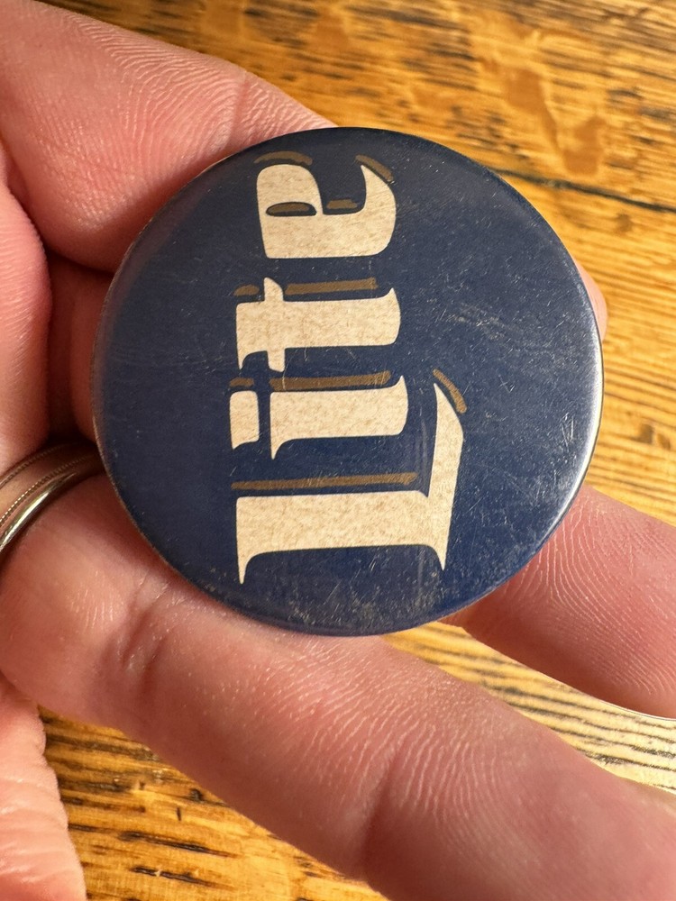 Vintage Miller Lite Beer Pinback