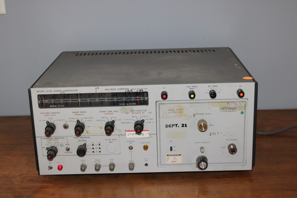 Wiltron 610D Sweep Generator (UNTESTED-POWERS ON)
