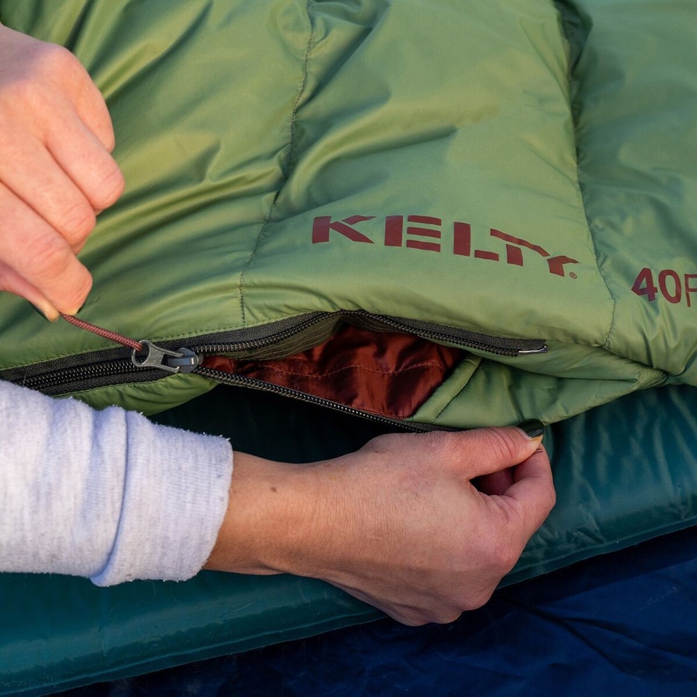 Kelty Cosmic 40 Sleeping Bag: 40F Down