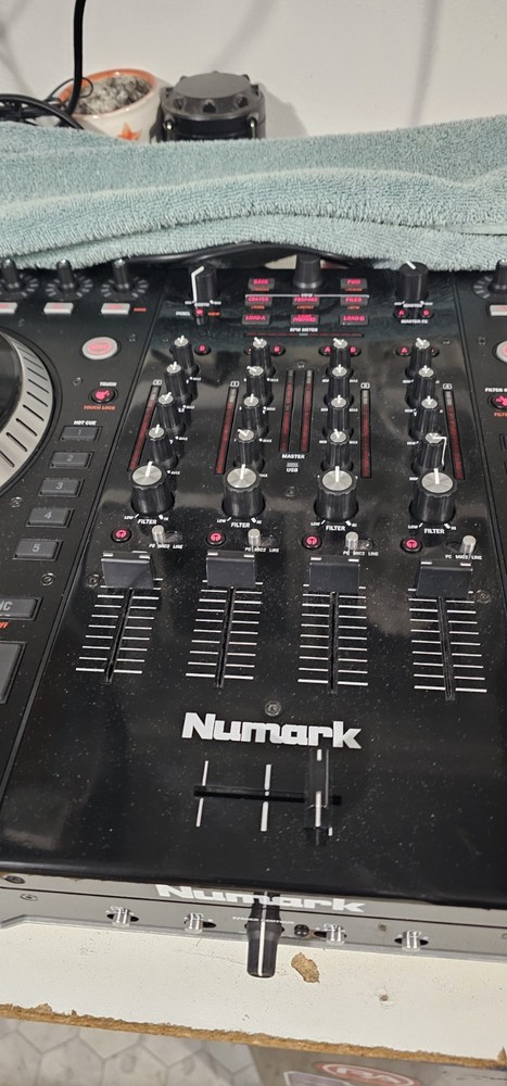 Numark NS7II Digital DJ Controller