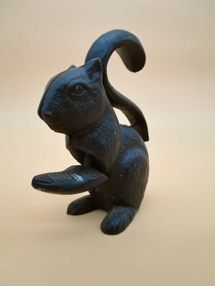 Vintage Cast Iron Squirrel Nutcracker Tail-Up Design Black Heavy Nut Cracker