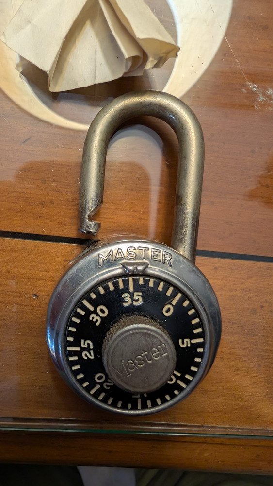 Vintage MASTER LOCK Combination Padlock 1525 with Box