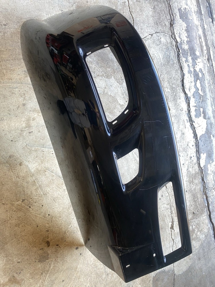 N71-1162-611R BUMPER Passenger Side (Read Description)
