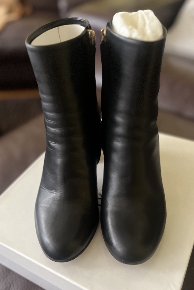 Givenchy Black Round Toe Ankle Boots 39 Retail $1095