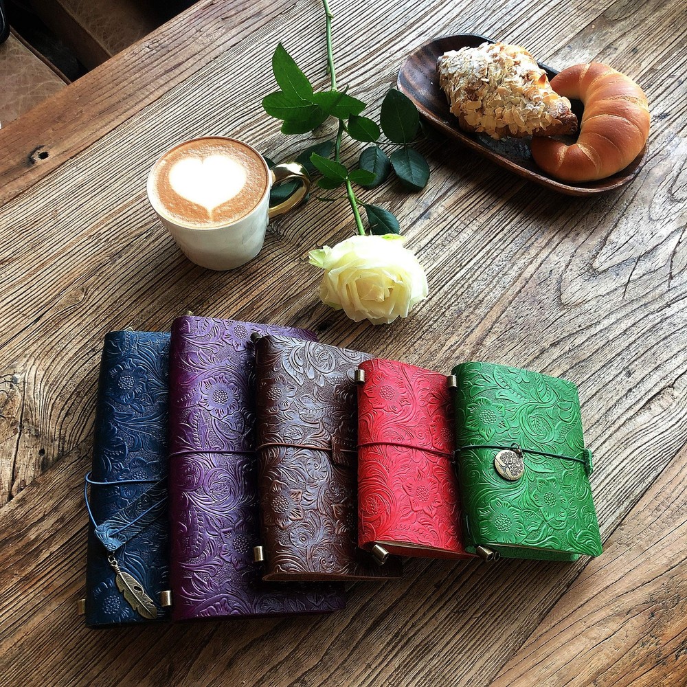 aoaoway Refillable Leather Journal, Handmade Coffee Leather Notebook with Boo...