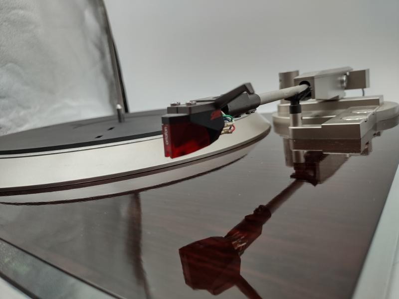 DENON DP-52F Direct Drive Microprocessor Controlled TURNTABLE with ORTOFON 2MRED