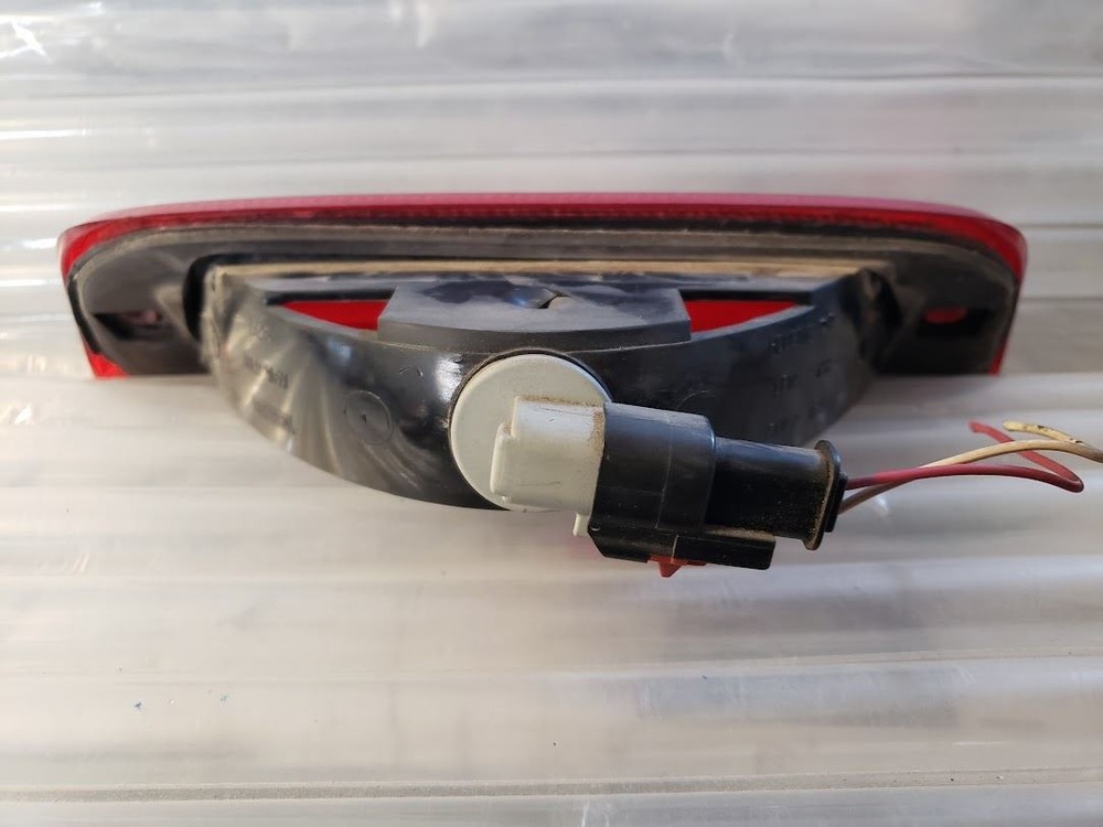 2006 Jeep Liberty High Mounted Stop Light 569527