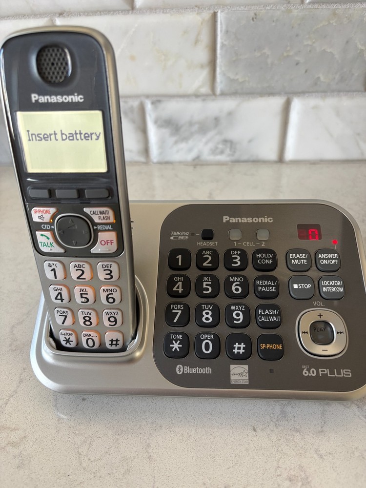 Panasonic Cordless Phone System Answering Machine 5 Handsets Silver