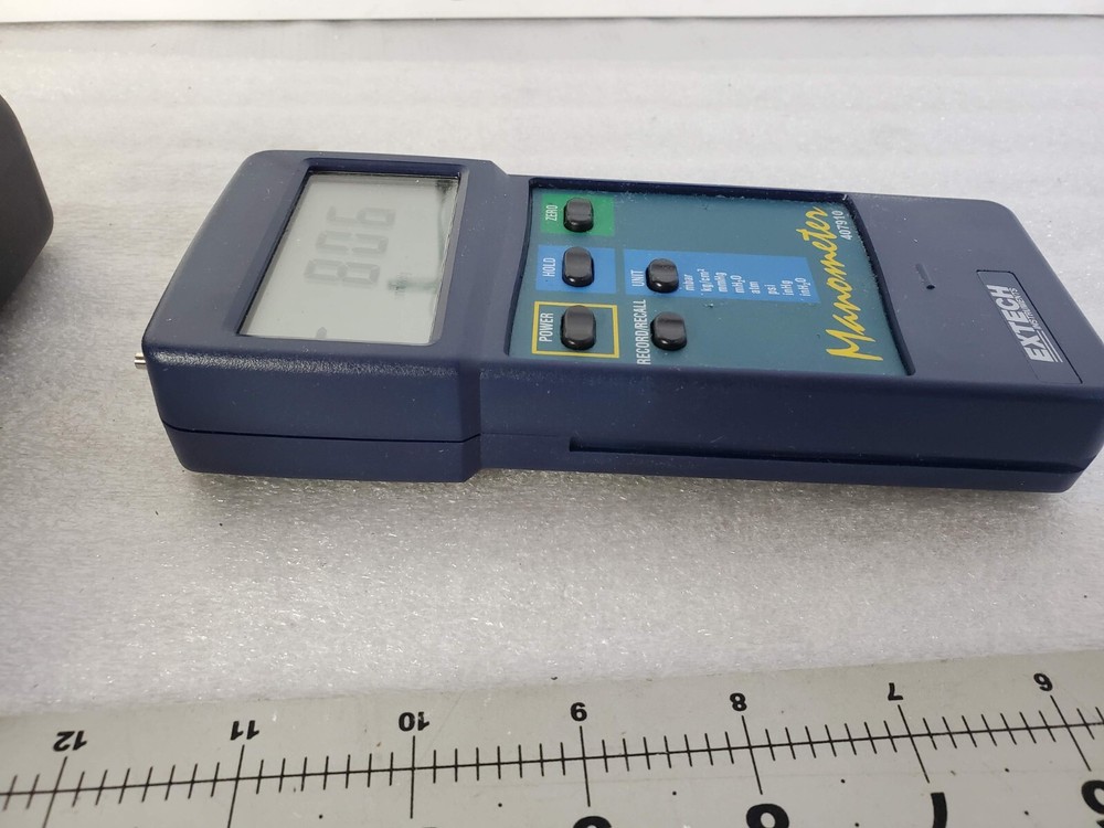 EXTECH 407910 Digital Manometer