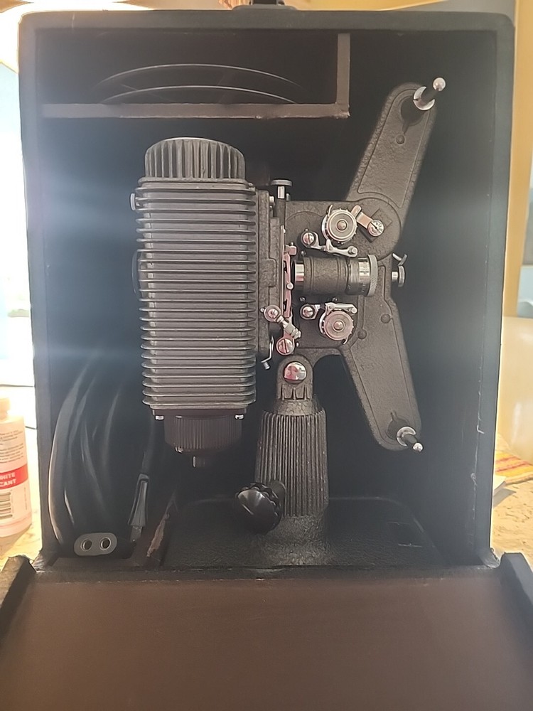 Revele 8 Model 85 Projector