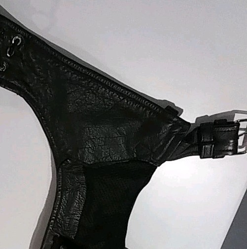 Unisex VANCE Black LEATHER, Deep Pockets, MOTORCYCLE / BIKER Chaps REALLY NICE!