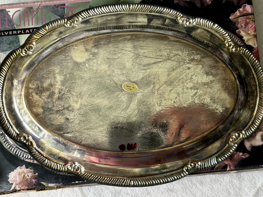 Elegant sliverplated serving tray 9.25" x 6.5"