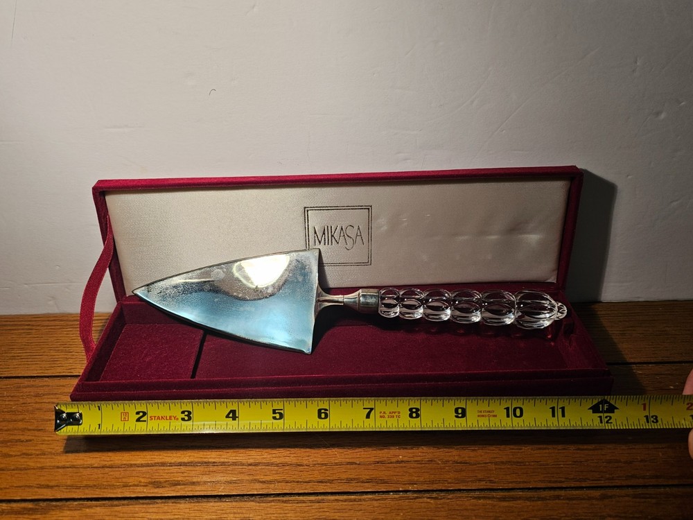 Mikasa Crystal Cake Server w/ Red Velvet Box Silverplate