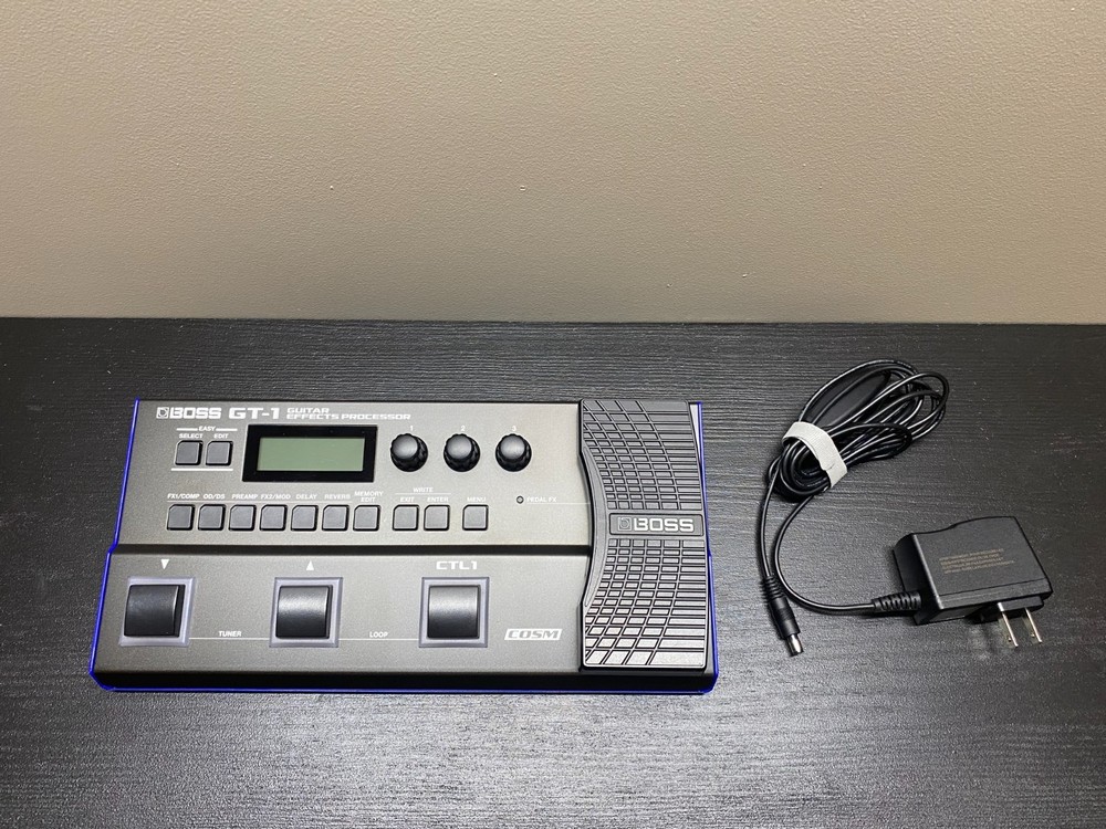 Boss GT-1 Guitar Multi Effects Processor w/ Power Supply & Carry Bag
