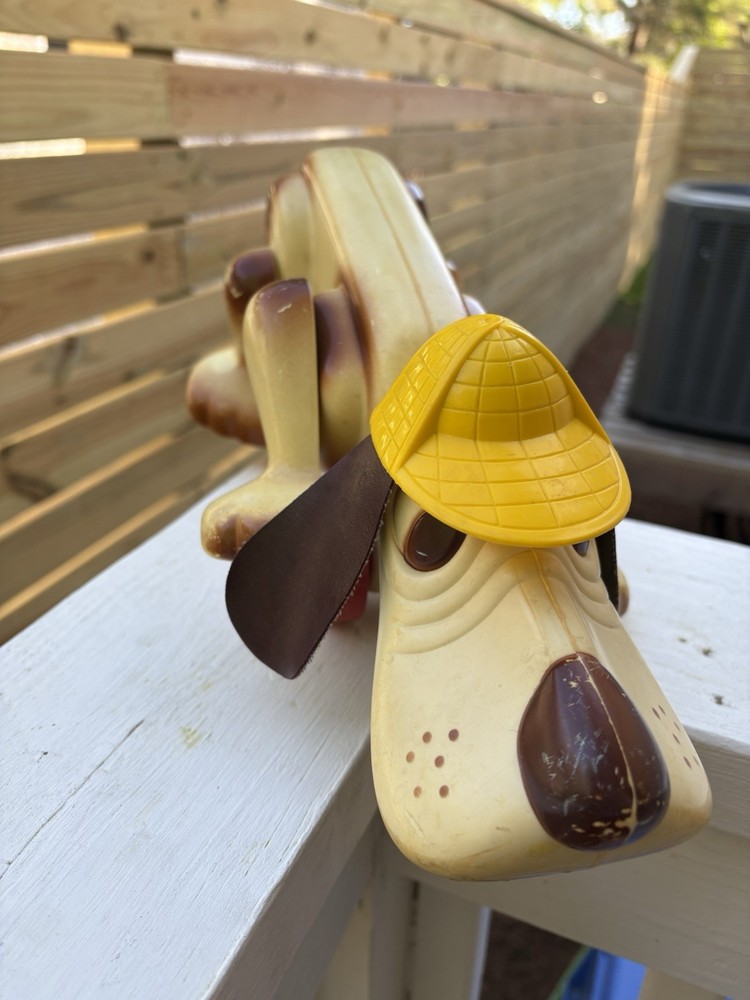 Vintage Digger The Hound Dog Sleuth Detective, 1970s, missing string