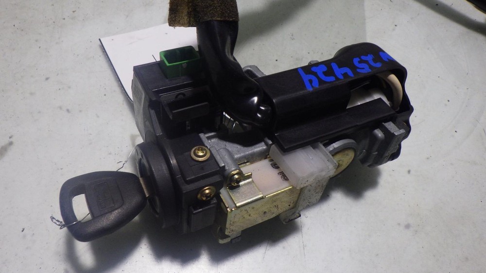 01 HONDA ACCORD Ignition W/Key