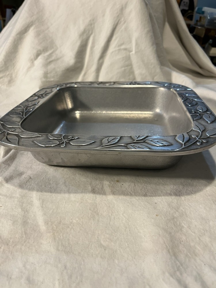 Wilton Armatale Botanical Square Baker