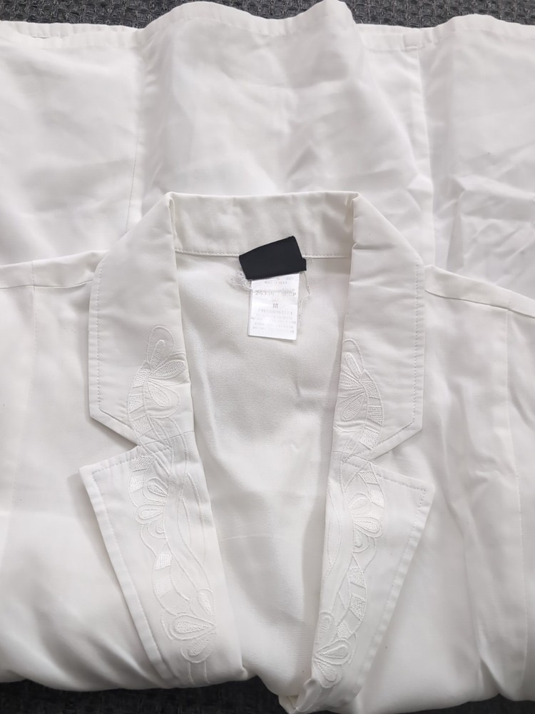 Baby Phat White Lab Coat Embroidered Collar Size Medium Long Sleeve Button Up