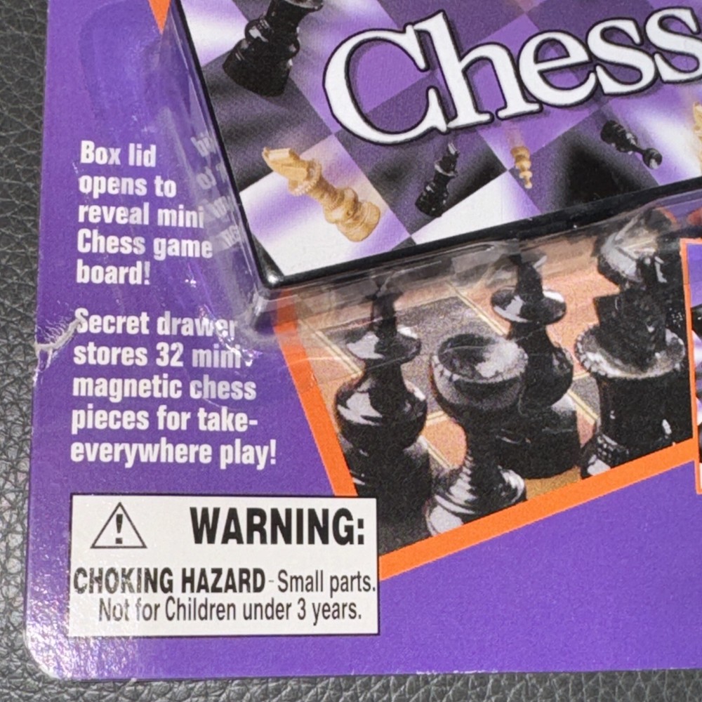 RARE HTF 2000 Basic Fun Mini Magnetic Chess Keychain #593-0 Magnet Secret Drawer
