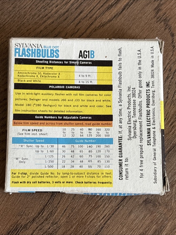 1 Box AG1B SYLVANIA BLUE DOT FLASHBULBS Vintage