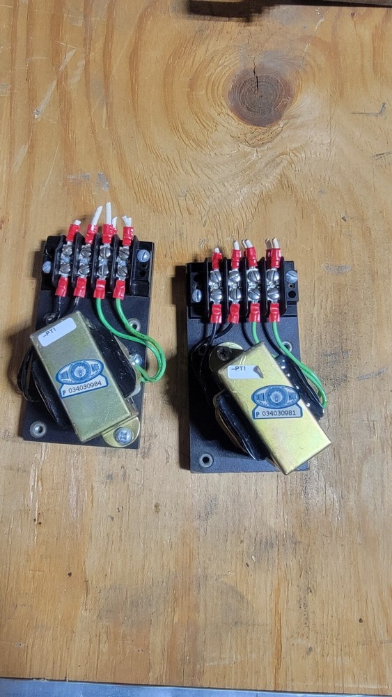 Union Transformer 1500 V RMS 12 V 2 A