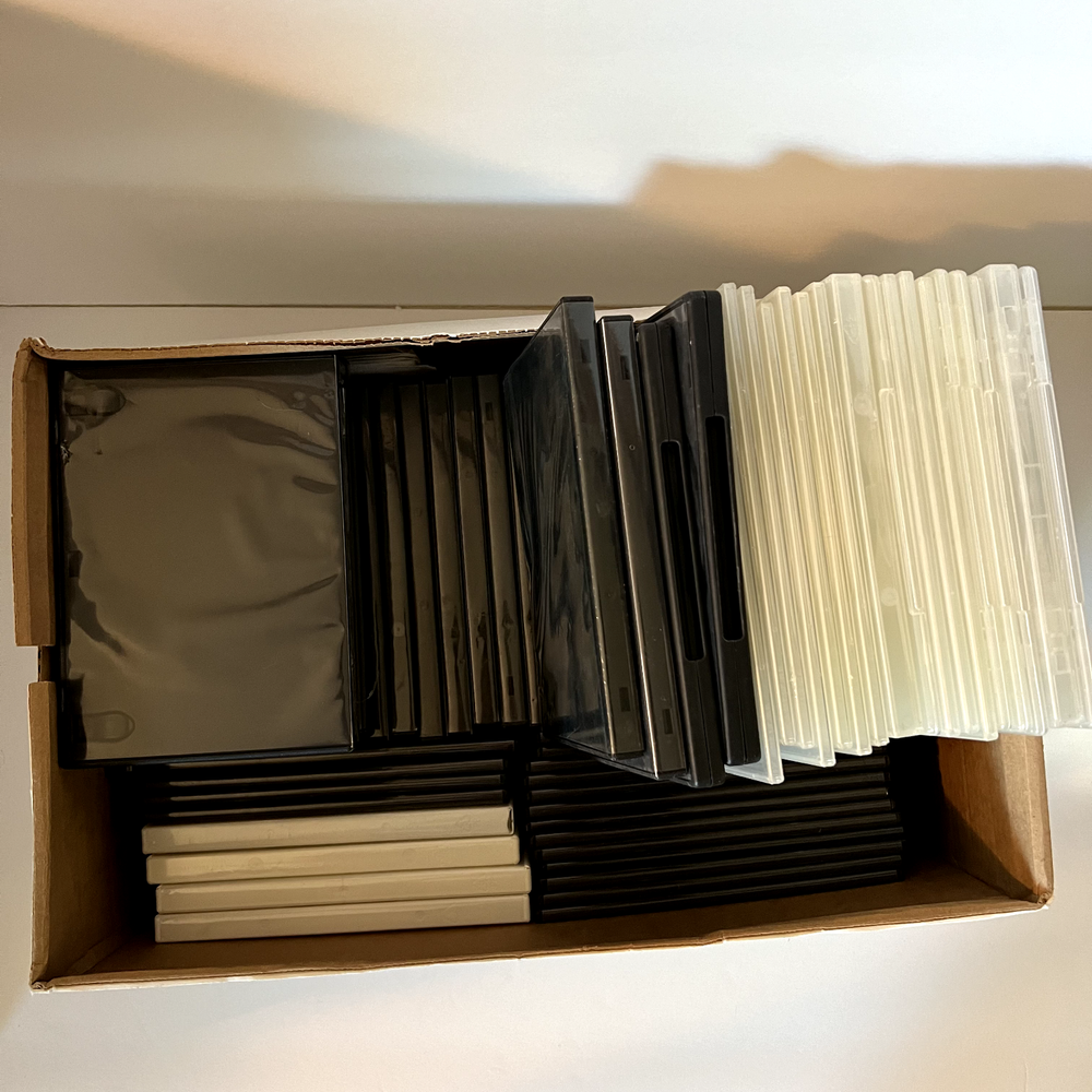 Lot of 76 PRE-OWNED & Empty Single Disc Replacement DVD cases Various Sizes