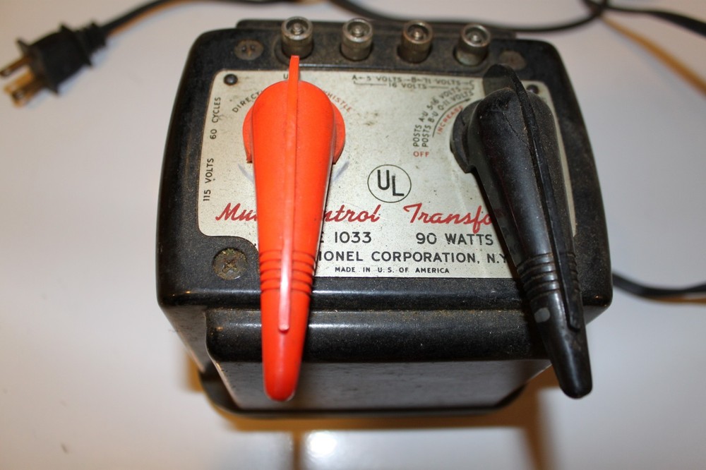 LIONEL POSTWAR TYPE 1033 MULTI-CONTROL TRANSFORMER 90 WATTS, Used/Untested