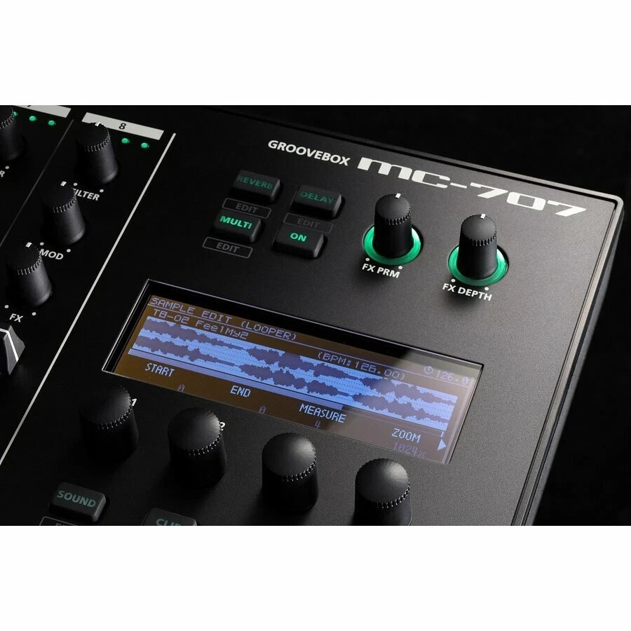Roland MC-707 GROOVEBOX Sampler Sequencer 8 tracks New