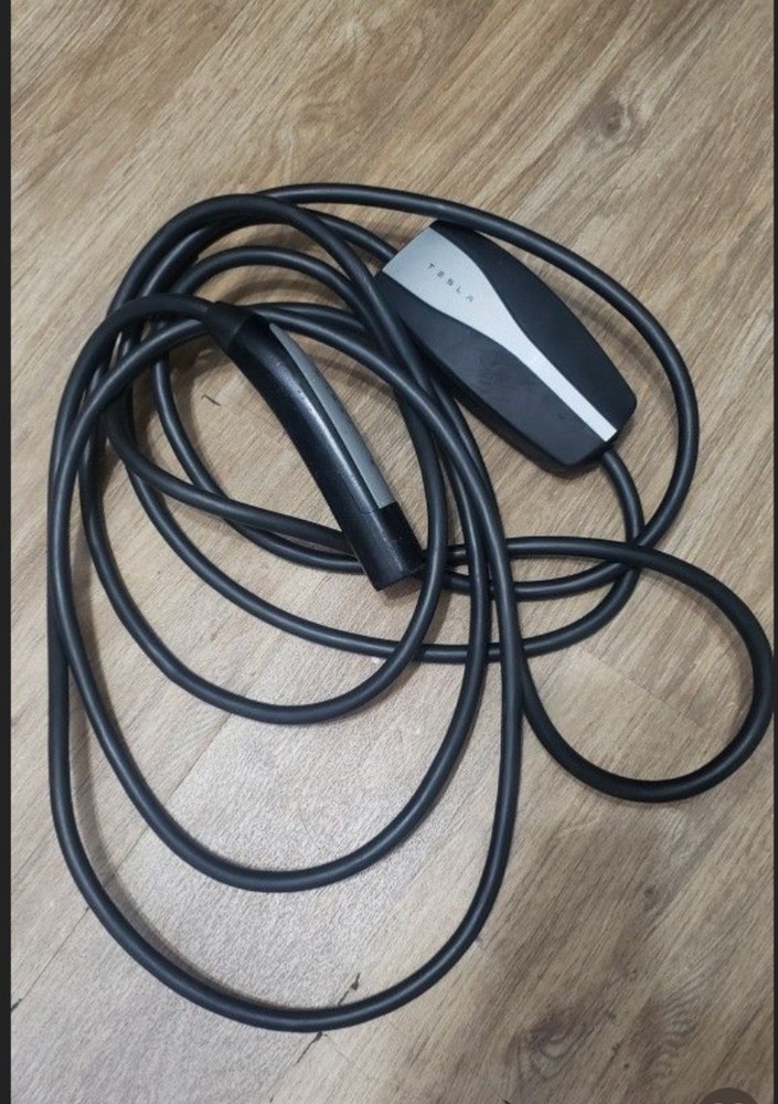 Tesla Mobile Connector Gen 2 Charger w/ Adapter Case – OEM, Tested