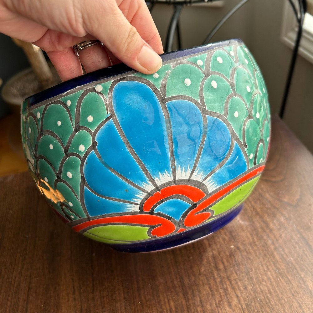 TALAVERA MEXICAN POTTERY ROUND PLANTER 6” Tall