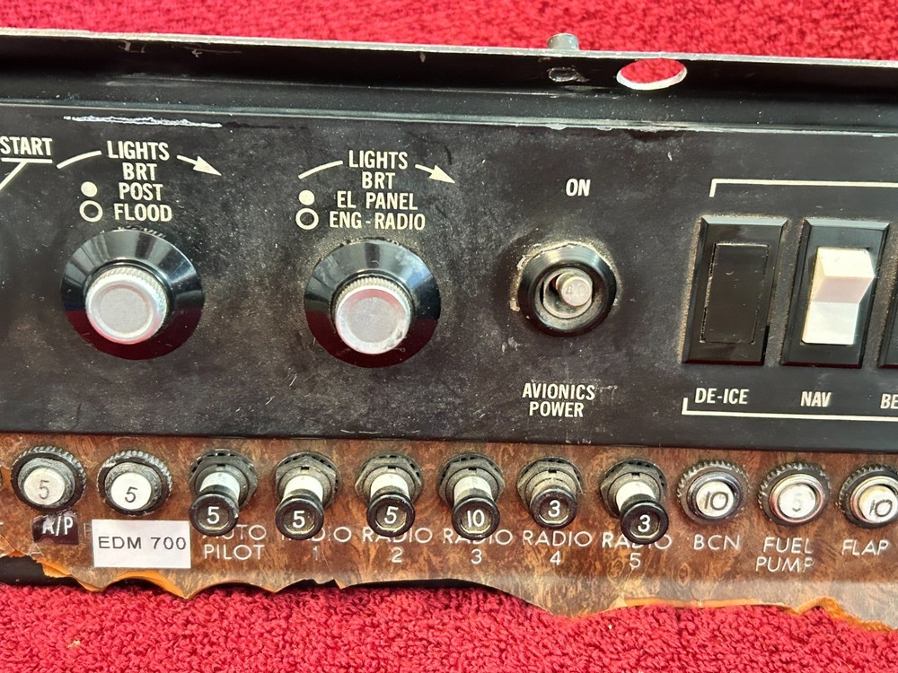 CIRCUIT BREAKER SWITCH PANEL WITH IGNITION SWITCH ROCKER SWITCHES TOGGLE