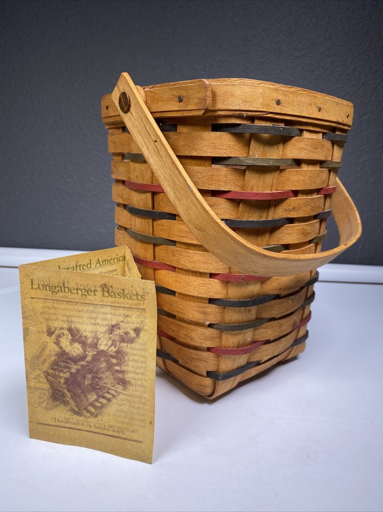 Longaberger Basket Medium 1995 color wowen Plastic Insert