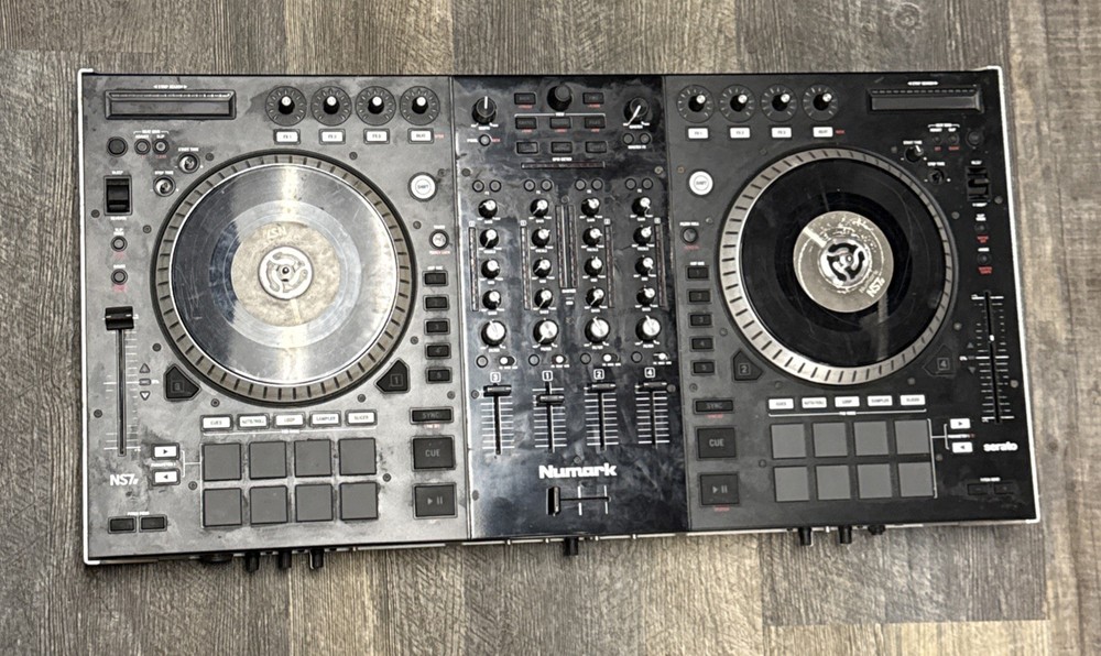 Numark NS7II Digital DJ Controller