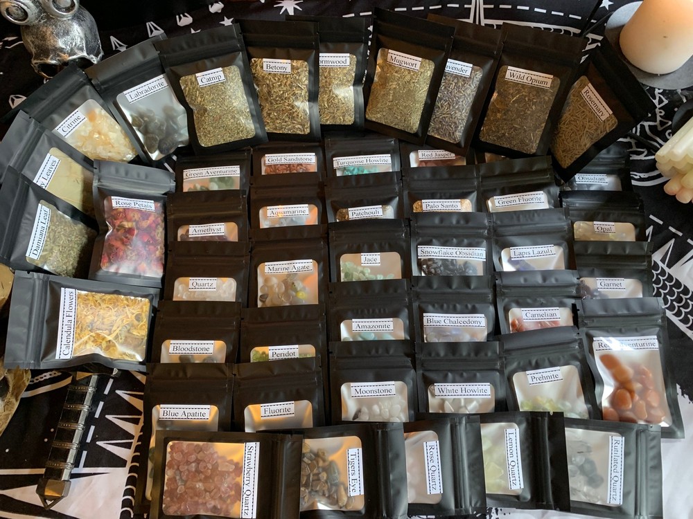 Crystal Chips/Herbs - Set of 47 - Bags