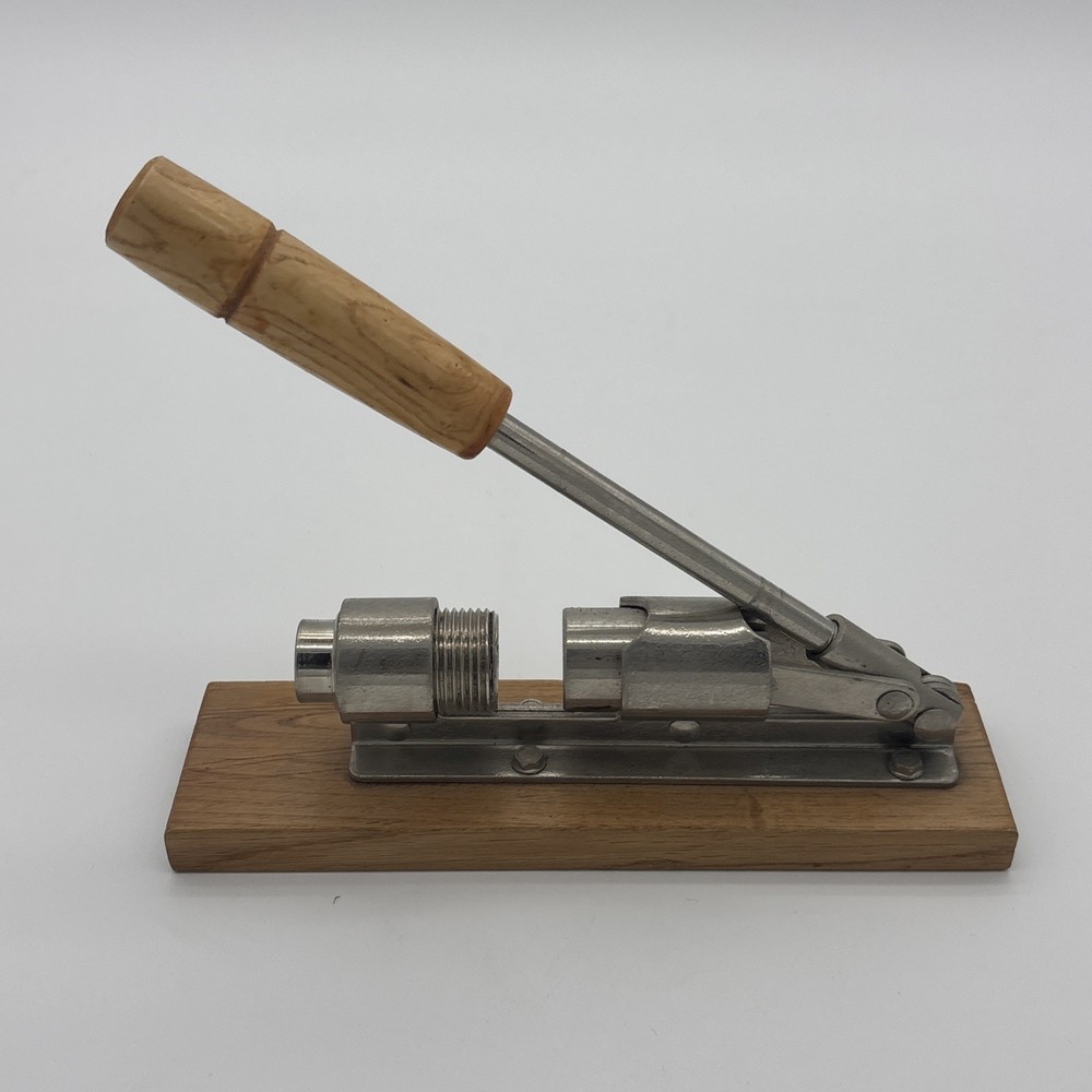 Heavy Duty Nut Cracker Easy Manual Pecan Nutcracker Walnut Sheller