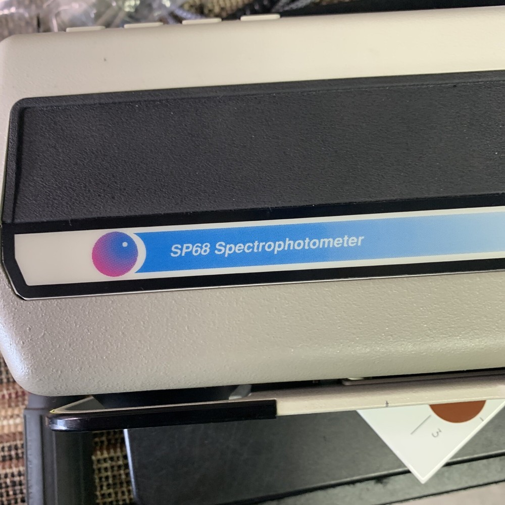 X-RITE SP68 SPECTROPHOTOMETER Reflection Standard Test Plate, Cables