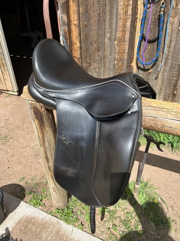 Maxflex Oliveira Dressage leather saddle 17.5'' adjustable tree