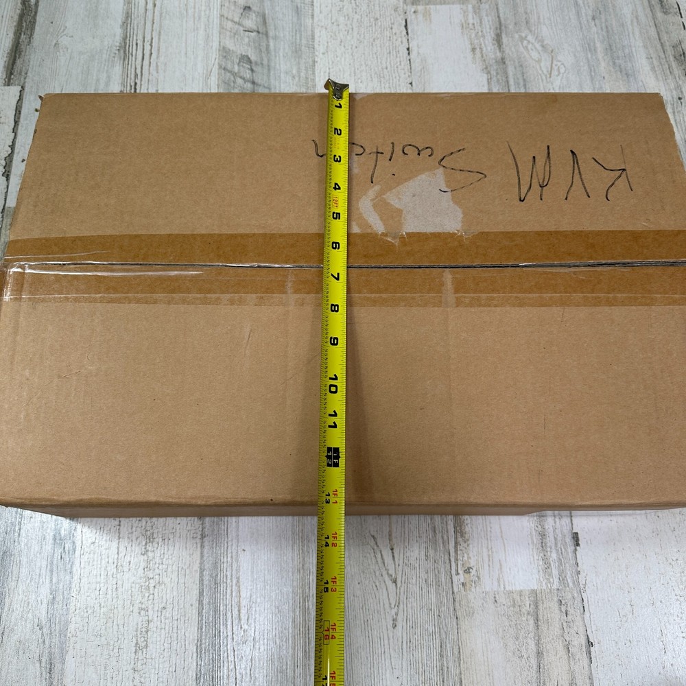 APC (AP5201) 8-Ports External KVM switch PS/2 stackable