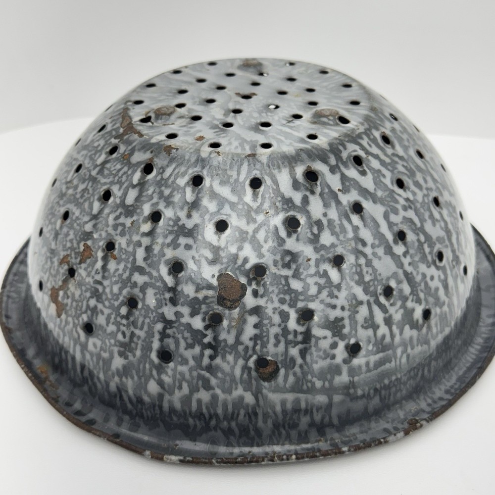 Vintage GRANITEWARE Enamelware COLANDER STRAINER Gray