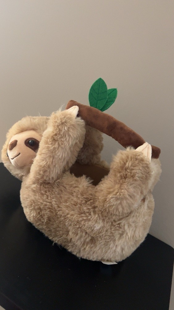 Sloth basket. Excellent condition