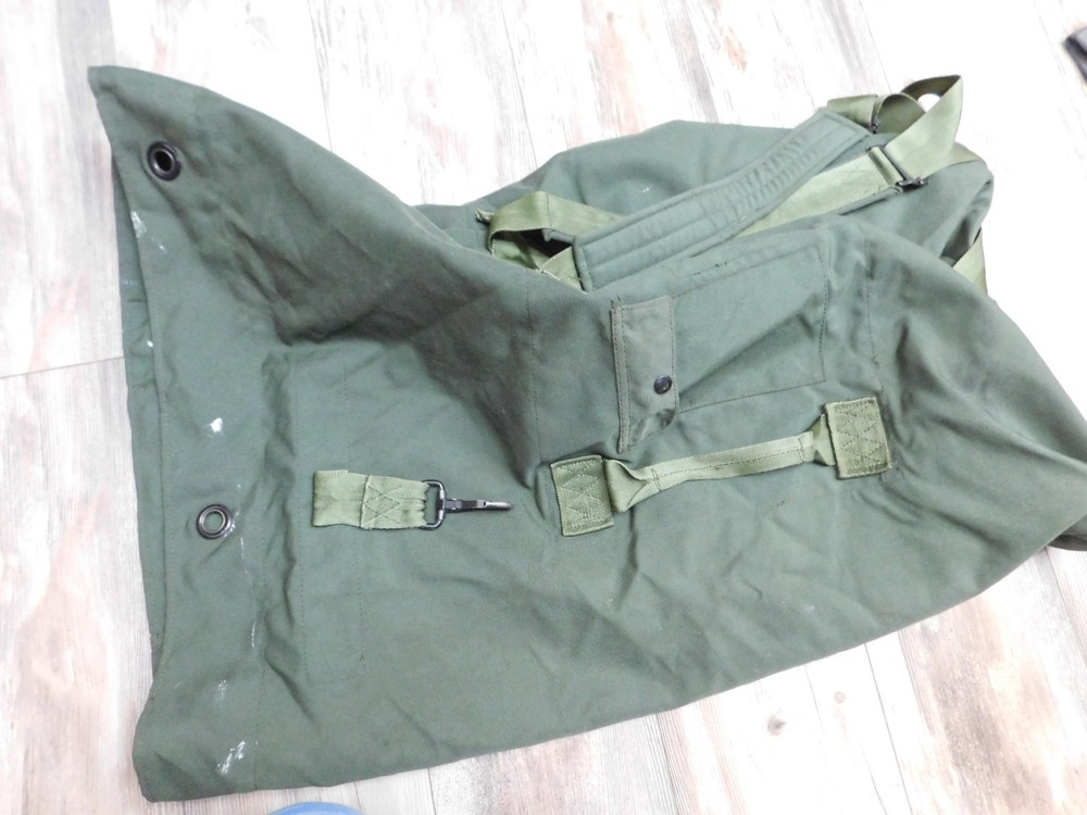 US ARMY NYLON HEAVY DUTY DUFFEL BAG